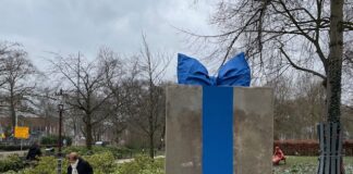 Betonblok omgetoverd tot ‘kadootje voor de buurt’