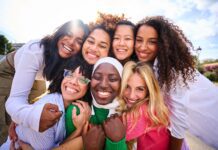 Kunst, cultuur, dans en zang op Internationale Vrouwendag De Hallen