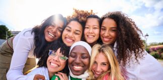 Kunst, cultuur, dans en zang op Internationale Vrouwendag De Hallen