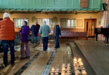 In de Nassaukerk branden weer kaarsjes voor Oekraïne