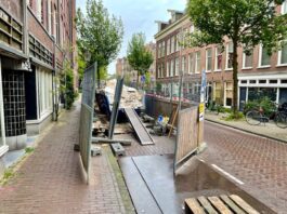 Bouwbakken op parkeerplekken: overlast door verbouwingen blijft