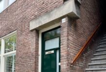 Stolpersteine in De Baarsjes voor Joodse Floortje (14) en familie, vermoord in 1943