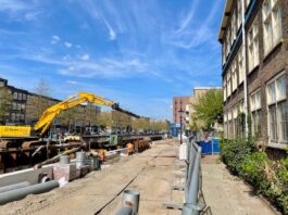 Nieuwe inrichting Tweede Kostverlorenkade met wandelstrook langs water
