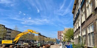 Nieuwe inrichting Tweede Kostverlorenkade met wandelstrook langs water