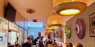 Van West naar Oost: met tram 3 naar Yangon Delight