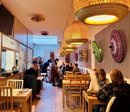 Van West naar Oost: met tram 3 naar Yangon Delight