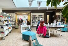 OBA Bos en Lommer: Wijkbibliotheek zonder franje en vraagbaak voor de buurt buurtbibliotheek Bos en Lommerweg