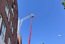 Schoonmaakbeurt tussen hemel en aarde in Oud-West