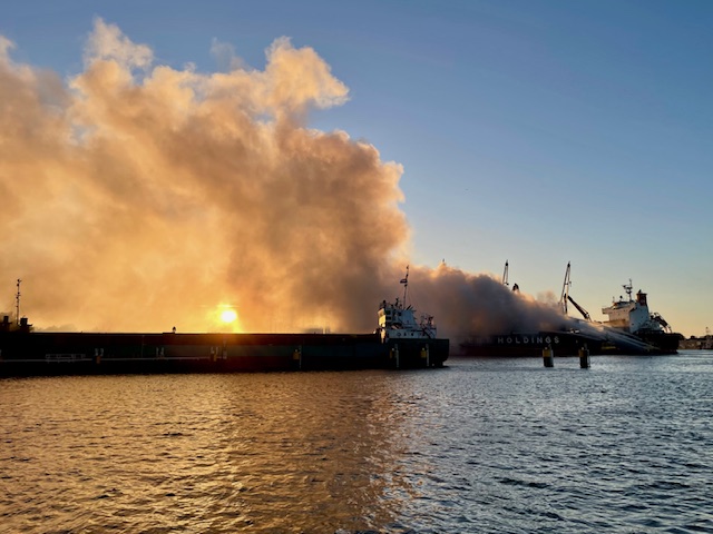 brand schip havengebied
