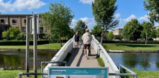De waarde van vrijwilligerswerk: foto’s op bruggen Erasmuspark