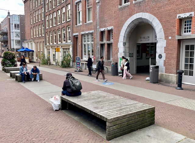 De Hallen ingang Tollensstraat