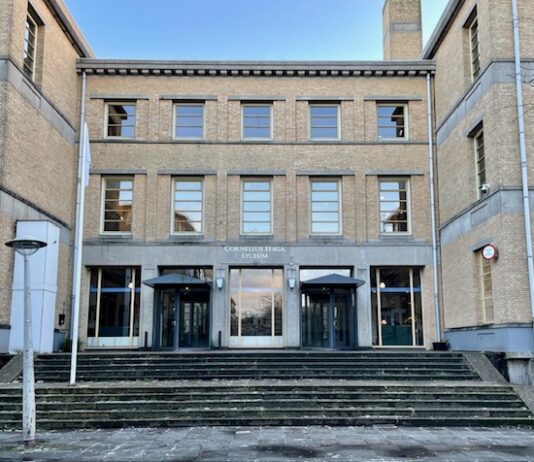 Roep om maatregelen tegen overlast rond Haga Lyceum in Bos en Lommer