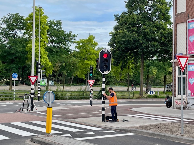 Kruispunt Haarlemmerweg Van Hallstraat