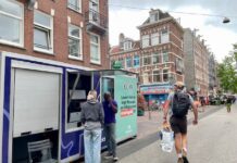Tassen vol flessen en blikjes tegelijk inleveren op Ten Katemarkt