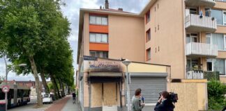 Woningen ontruimd bij brand in viswinkel Geuzenveld