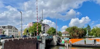 Vaarweg door Amsterdam-West blijft gestremd door kapotte brug
