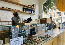 Bij Tamariya eet je donuts met bloemen en reis je naar Japan