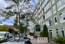 Bewoners van dak gered bij grote brand Leeuw van Vlaanderenstraat