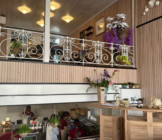 Hier krijg je oprechte vriendelijkheid bij je Vietnamese broodjes