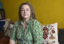 Net boven bijstandsniveau verdienen als directeur: ‘Altijd spannend als ik mijn pincode invoer’