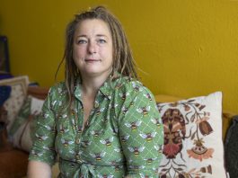 Net boven bijstandsniveau verdienen als directeur: ‘Altijd spannend als ik mijn pincode invoer’