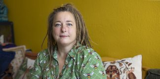 Net boven bijstandsniveau verdienen als directeur: ‘Altijd spannend als ik mijn pincode invoer’