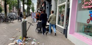 Zondag in West: overal afval. Is dit normaal? Ja, helaas wel