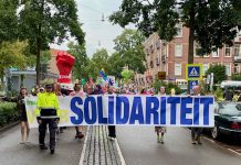 Demonstranten De Straat Op trekken door West