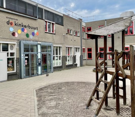 Kast met gratis boodschappen in de Kinkerbuurt