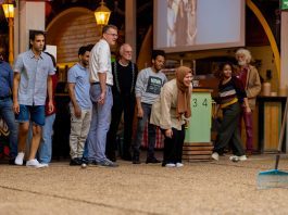 Gratis ruimtes, spellen en drankjes voor buurtbewoners die het niet makkelijk hebben