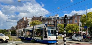Kind gewond na aanrijding fatbike en tram Hugo de Grootplein
