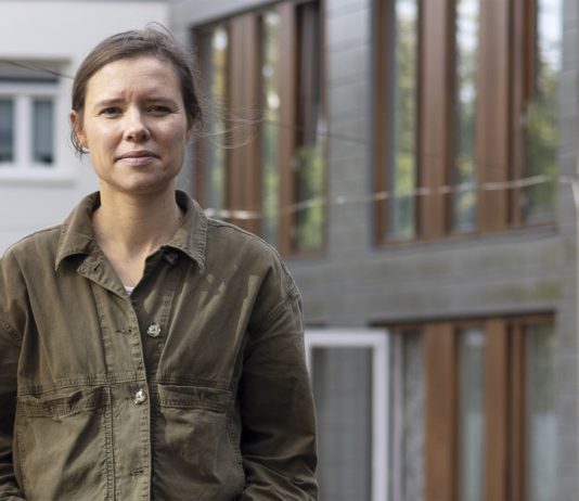 ‘Rondkomen is soms heel gegoochel’ – Anna Custers onderzoekt huishoudboekjes in Amsterdam