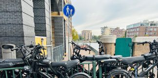 ‘Een handvol meldingen’: fatbike-jongeren in West spugen vrouwen in gezicht