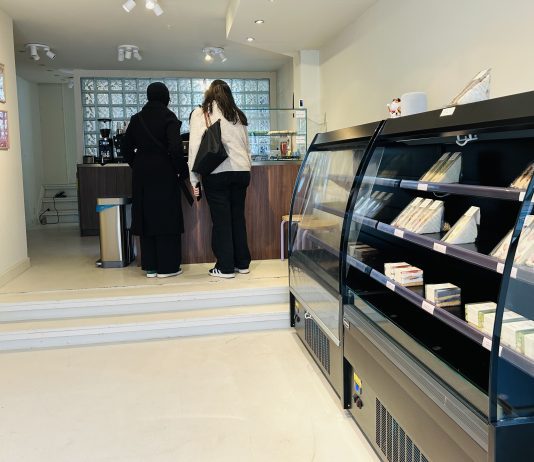 Japans bakkertje gaat (Tamariya), Japans bakkertje komt (Bini)