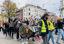 Mars anti-immigratieprotest doet Overtoom aan