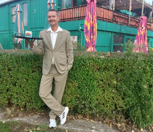 Buitengasten met Abi Patat en Hans Fokkens van dierenopvang DOA