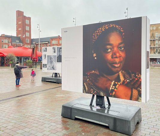 Strijdbare vrouwen uit Amsterdam-West op Mercatorplein