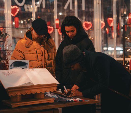 ‘Kas Rouwen en Vieren laat zien dat je niet de enige bent die met verlies te maken heeft’