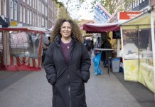 ‘Matcha mag, maar West moet ook betaalbare koffie hebben’ – Stadsdeelvoorzitter Ulichki wil een Amsterdam voor iedereen