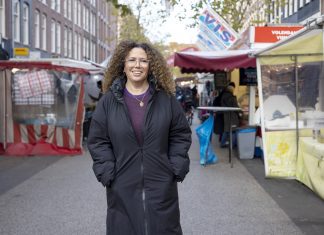 ‘Matcha mag, maar West moet ook betaalbare koffie hebben’ – Stadsdeelvoorzitter Ulichki wil een Amsterdam voor iedereen