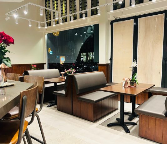 De Corner Inn is vernieuwd, maar de vogelgeluiden zijn gebleven