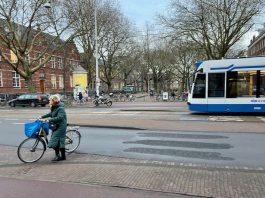 Nieuwe fietsoversteek Frederik Hendrikstraat na dodelijk ongeval