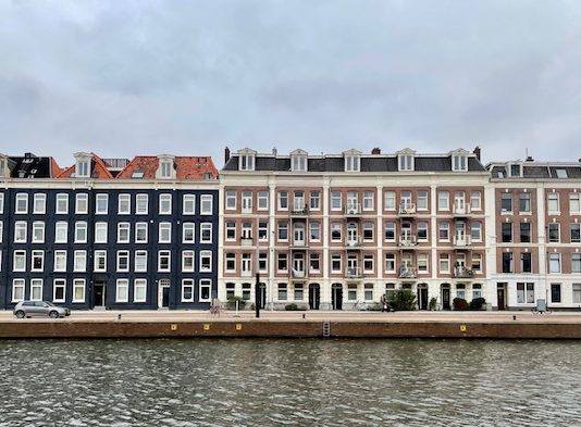 Opgeknapte Houtmankade krijgt ’s nachts nieuwe bomen