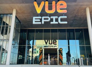 Bij de nieuwe bioscoop in Houthaven lig je er ontspannen bij