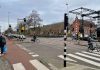 Fietser zwaargewond na aanrijding op Haarlemmerweg, petitie voor veiligere inrichting
