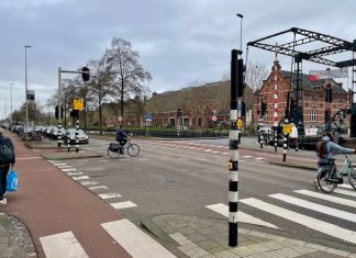 Fietser (74) overleden na aanrijding op Haarlemmerweg