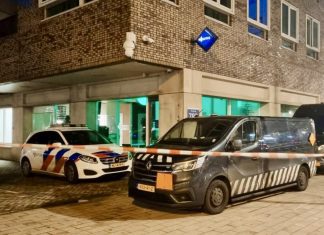 ‘Levensgevaarlijk’ vuurwerk in woning bij politiebureau Hoofdweg