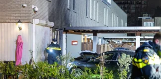 Brand na explosie bij woning Nieuw-West