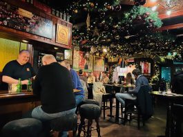 ’t Binnepretje pronkt met Ajax en de voordeligste borrelplank van de stad