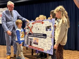 Bewoners Noord en West willen nieuw jaar zonder kunstmestfabriek